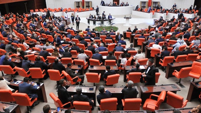 Yargı Reformu paketi gece yarısı Meclis'ten geçti... KHK'lılar hakkında flaş gelişme