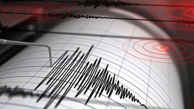 İzmir ve Antalya'da peş peşe korkutan depremler