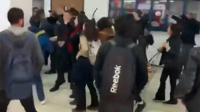 Ankara Üniversitesi'nde güvenlikten öğrencilere coplu müdahale