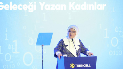 Emine Erdoğan "Geleceği Yazan Kadınlar" ödül töreninde konuştu
