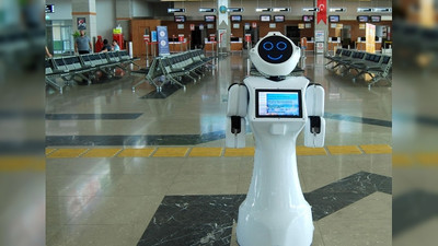 Konyalı insansı robot, nikah şahidi olup göbek attı