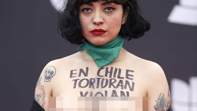 Latin Grammy Ödülleri’ne Laferte üstsüz katıldı