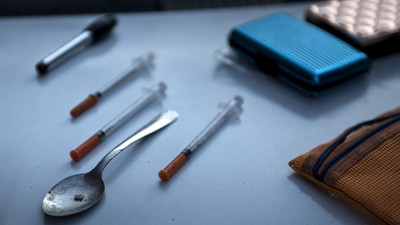 Tedavi için uyuşturucu bağımlılarına günde iki kez eroin verilecek