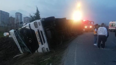 Virajı alamayan TIR'ın altında kalan bisikletli hayatını kaybetti