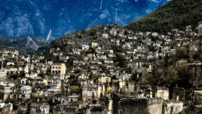 5 bin yıllık Kayaköy, kaçak yapıdan geçilmiyor