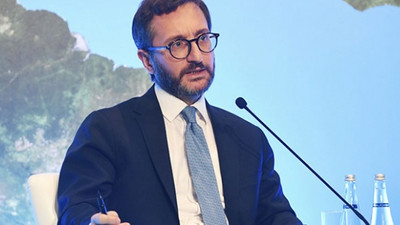 Altun: Erdoğan'ın 'Türkiye'den teröriste ödül vermişlerdir' ifadesi Orhan Pamuk'a yönelik değil