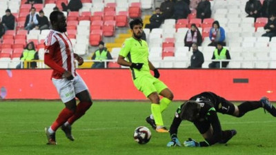 Esenler Erokspor'u tek golle mağlup olan Demir Grup Sivasspor tur biletini aldı