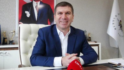 CHP'li belediye başkanı sigarayı bırakan personele çeyrek altın verecek