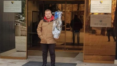 Ekrem İmamoğlu'na yurtdışındaki büyük ayıba CHP'li üyeden 'çiçekli' tepki