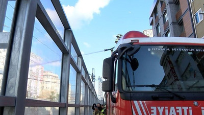 Marmaray'da çıkan yangın seferleri aksattı