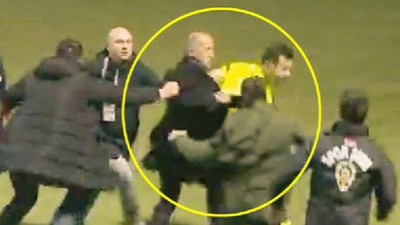 MHP'nin eski il başkanı sahaya girdi, hakeme saldırdı