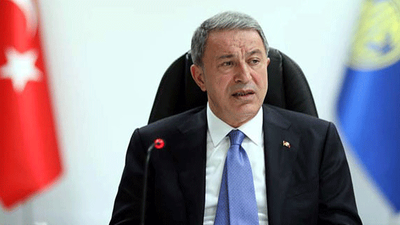 Bakan Akar ve komutanlar sınır hattında