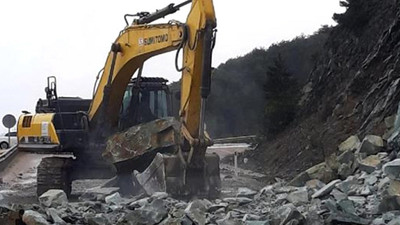 Bolu'da kara yolunda heyelan!