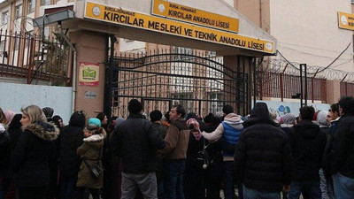 İlkokul liseye taşındı, aileler isyan etti!