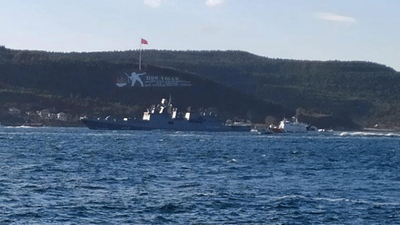 Rus savaş gemileri Çanakkale Boğazı’ndan geçti