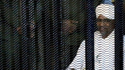 Sudan, devrik lider Beşir'i teslim edecek