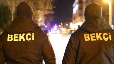 Yetki sınırları kaldırılan mahalle bekçisi bir kadını taciz etti!