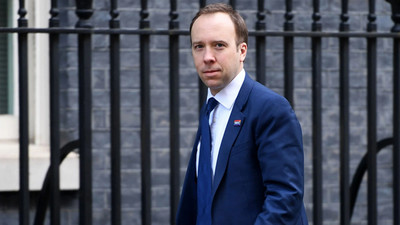 Boris Johnson'dan sonra Sağlık Bakanı'nın da koronavirüs testi pozitif çıktı