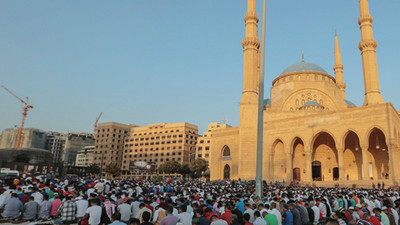 Cemaat halinde namaz kılmak yasaklandı