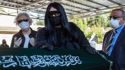 Bülent Ersoy’un annesine 'özel izin'le cenaze töreni