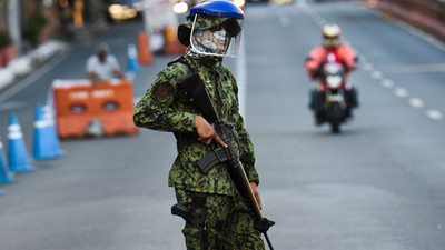 Filipinler'de 'karantinayı ihlal edenleri vurun' talimatı
