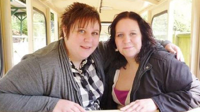 İkiz hemşireler koronavirüs nedeniyle hayatını kaybetti