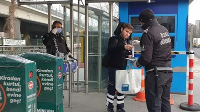 İstanbul'da maske dağıtımı sürüyor