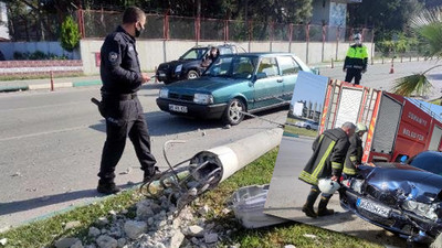 Otomobil, jandarma aracına çarptı: 7 yaralı var