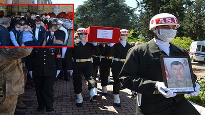 Şehit oğlunun cenazesine sedyeyle katıldı