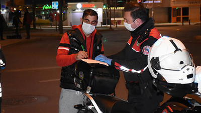 Sokağa çıkma kısıtlamasının bitimine 5 dakika kala ceza aldı