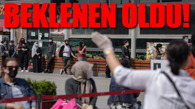 AVM'ler önünde uzun kuyruklar oluştu