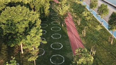 Caddebostan sahilinde çemberli sosyal mesafe dönemi 