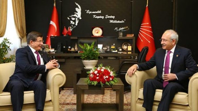 Davutoğlu: Kılıçdaroğlu demokrasi güçlerini bir arada tutmak için samimi çaba içinde