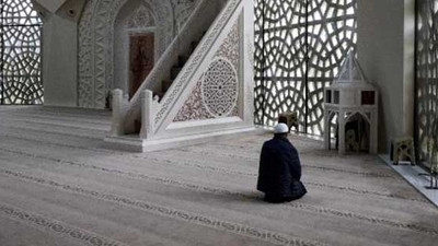 Diyanet'ten geri adım: 65 yaş kararı 'lüzum üzerine' iptal edildi