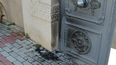 'Koronavirüsü bunlar bela etti' dedi ve kiliseyi yakmaya çalıştı