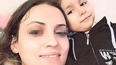 4 yaşındaki kızını ağzına tülbent sokup yastıkla boğdu