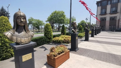 AKP'li belediye 2 büst daha kaldırdı