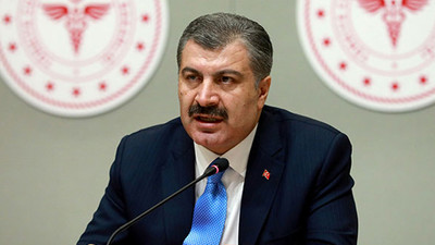 Bakan Koca'nın genç takipçisine verdiği 'sosyal mesafe' yanıtı