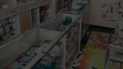 Bursa'da 30 kişilik grup eczaneye saldırdı