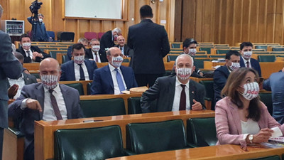 CHP grup toplantısında dikkat çeken görüntü