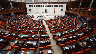 CHP, milletvekillerinden personelini evden çalıştırmalarını istedi