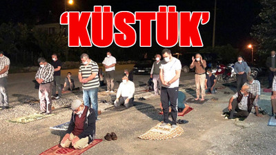 İmama darılan mahalleli, namazı kıraathane önünde kıldı