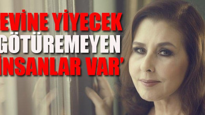 Sanatçı Nilüfer'den demokrasi ve yoksulluk açıklaması