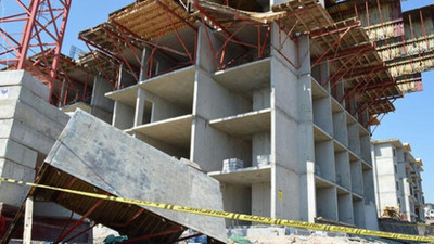 Elazığ'da inşaat iskelesi çöktü: Yaralılar var