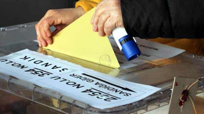 Erzurum'da 2 belediye başkanı partilerinden istifa etti