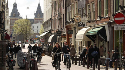 Hollanda'dan sevgililere seyahat izni