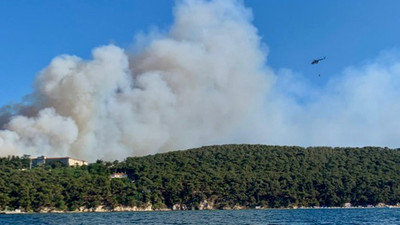 İBB, Heybeliada'daki yangına çok sayıda araç ve helikopterle müdahale etti