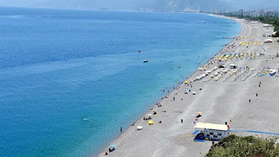 Konyaaltı Sahili 60 yılda 35 metre eridi, bir havluluk yer kaldı