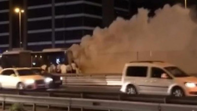 Metrobüste yangın paniği yaşandı