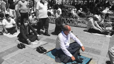 Muharrem İnce cuma namazını Sultanahmet’te kıldı